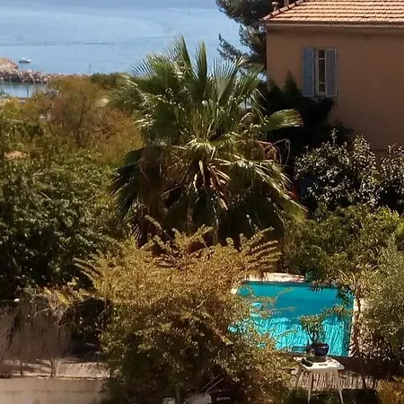 Maison D'Hotes La Bastide Bleue Guest house *
