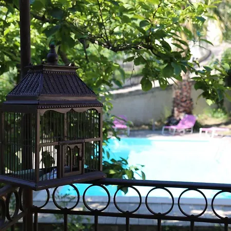 Guest house Maison D'Hotes La Bastide Bleue *
